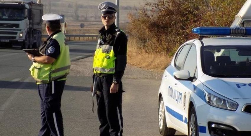 Задържаха трима водачи, седнали зад волана след употребата на алкохол 