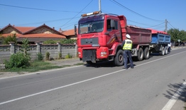 Двама души са задържани при специализирана полицейска операция в село Подайва