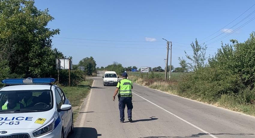 Двама души са задържани при полицейска операция в община Самуил 