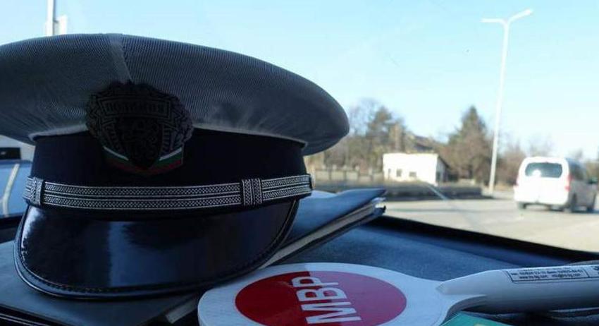 Два ТИР-а са закъсали по пътя Разград - Попово