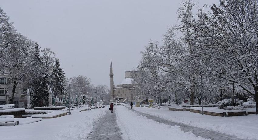 Навяванията затрудняват снегопочистването, 17 машини работят в община Разград 