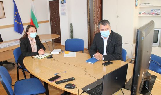 Нурие Црънгалова участва в онлайн заседание за организацията на вота