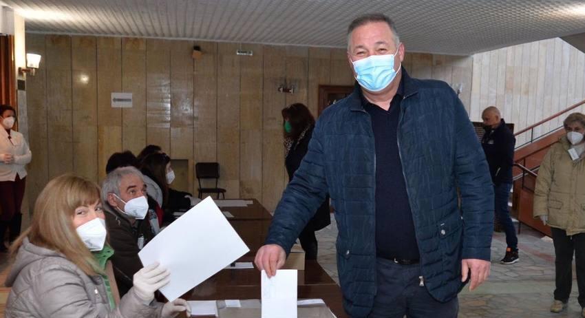 23 753 избиратели гласуваха до 12 часа в област Разград