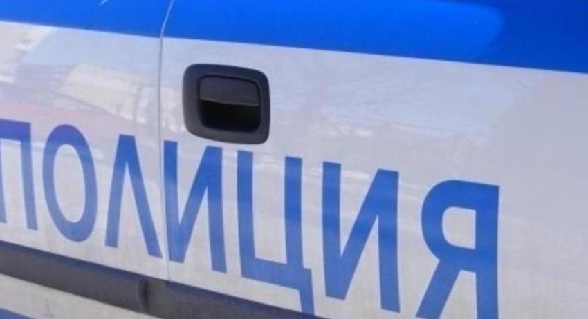 Хванаха двама младежи да крадат катализатори 