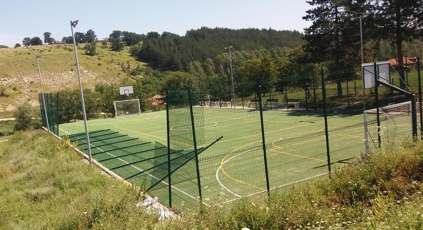 Спортната площадка в село Манастирско е отворена за всички