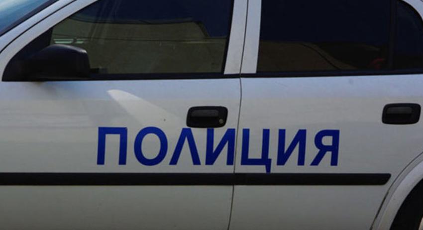 Шофьор на „Опел Астра“ блъсна друг автомобил, докато го изпреварва