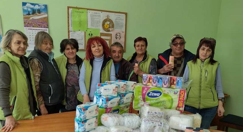 Служители в КСУПЛУ в Просторно направиха дарение за бежанците от Украйна