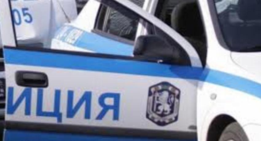 Джигит влязе с автомобила си в чужд имот в Липник