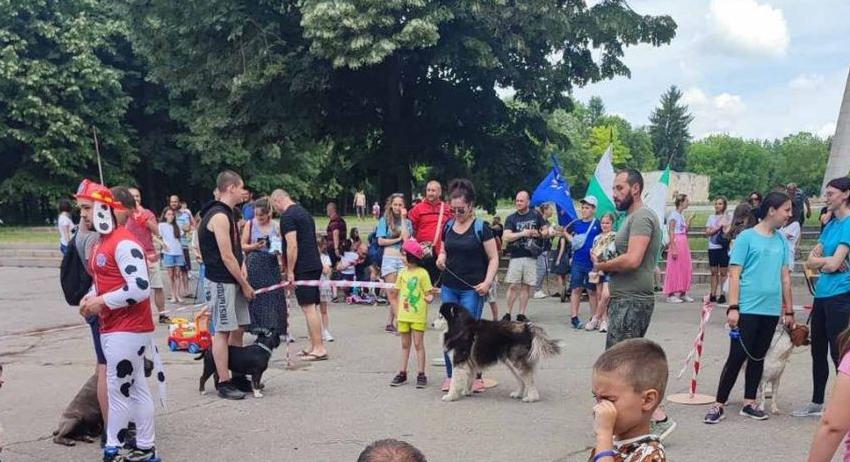 Близо 60 домашни любимци участваха в конкурса „Моят домашен любимец“
