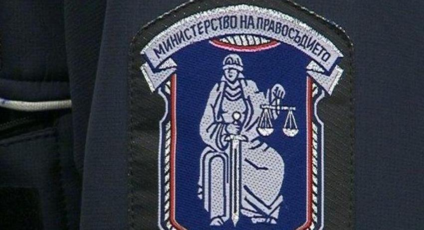 Криминално проявен опита да внесе дрога в сградата на съда в Разград