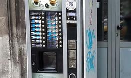 Вандали потрошиха вендинг машина в Разград 