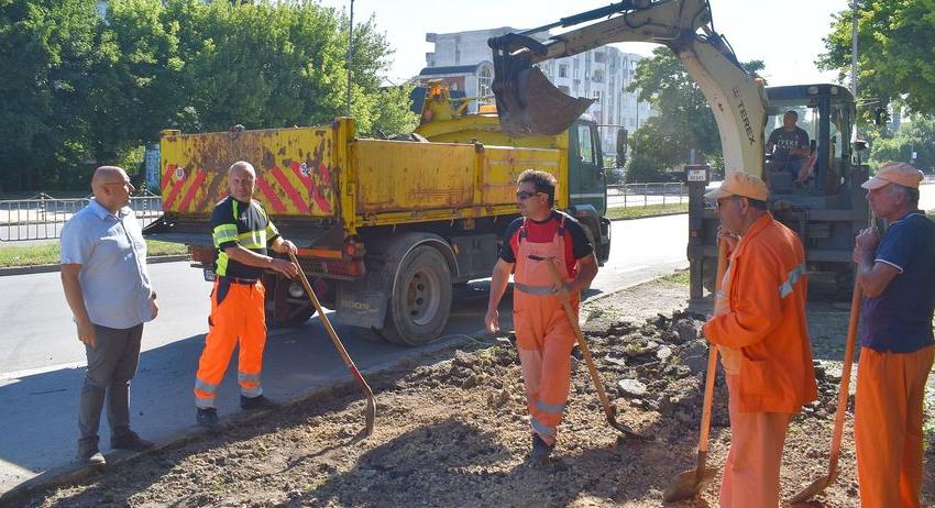 Започнаха ремонти на тротоари в 5 населени места в община Разград
