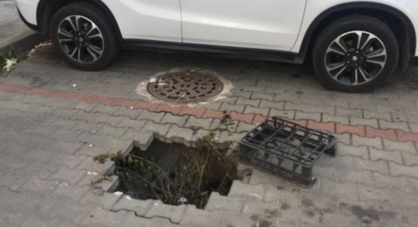 Огромна яма зейна на паркинг в центъра на Разград 