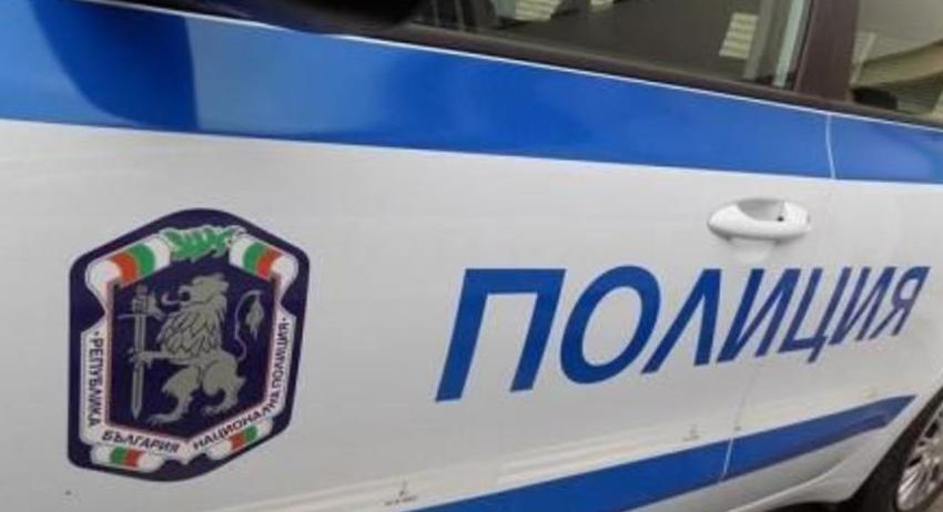 Син би майка си пред Спешна помощ в Разград