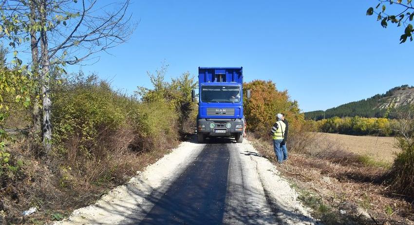 Тази седмица приключва асфалтирането на велоалеята до „Пчелина“, през следващата се поставя маркировка  