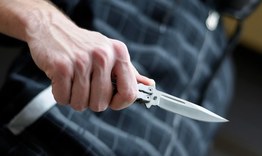 43-годишен мъж от Разград е задържан след опит да нападне патрулен полицай с нож.