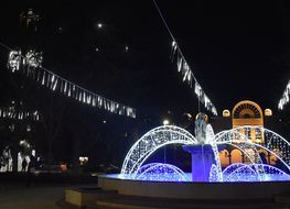 Разград в коледна украса