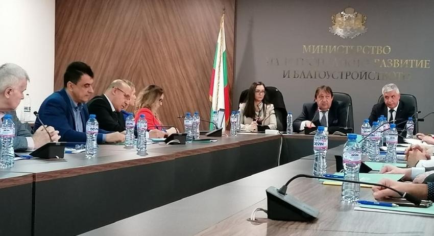 Кметът Денчо Бояджиев участва в среща на ръководството на НСОРБ с министъра на регионалното развитие