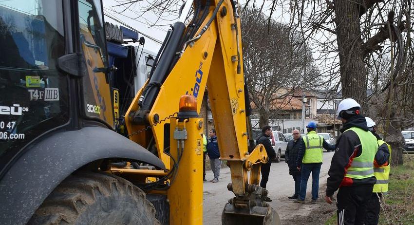 От ул. „Странджа“ започна подмяната на водопроводи в Доброшката махала 