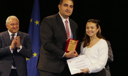 Възпитаничка на Математическата гимназия в Разград с награда от национален конкурс 