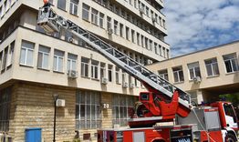 Пожаро-тактическо занятие се проведе в сградата на Общинска администрация Разград  