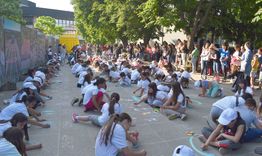 246 малки художници участваха в конкурса за рисунка на асфалт