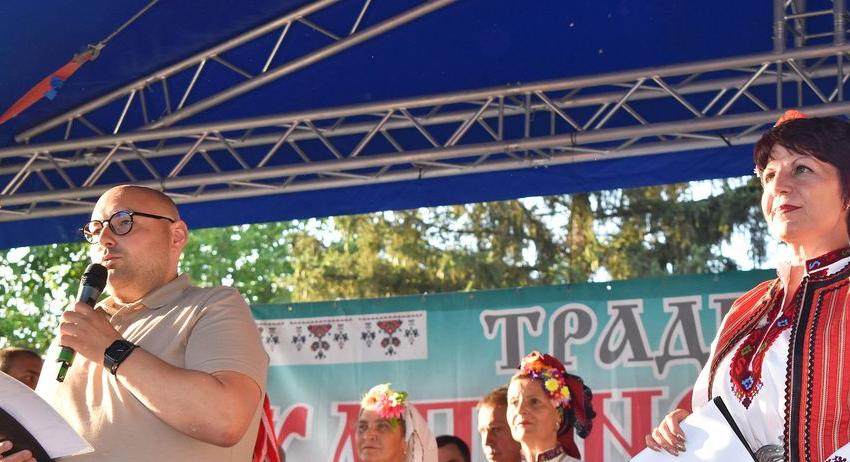 Зам.-кметът Добрин Добрев на Капанския събор: „Най-радостното е, че следващото поколение е сред нас, че гори с традициите и българския дух”