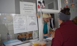 От днес 20 деца до 3-годишна възраст получават безплатно обедно детско меню, приемат се още заявления 