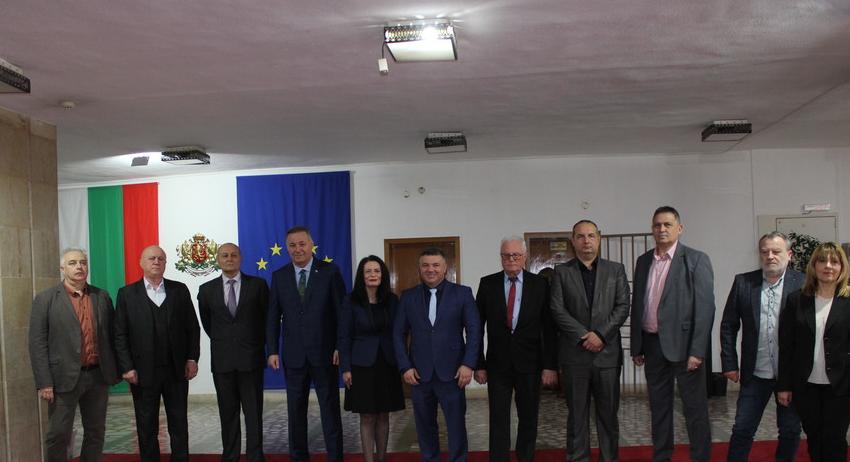 Владимир Димитров събра на среща всички бивши областни управители за 25-годишнината от създаването на Областна администрация Разград