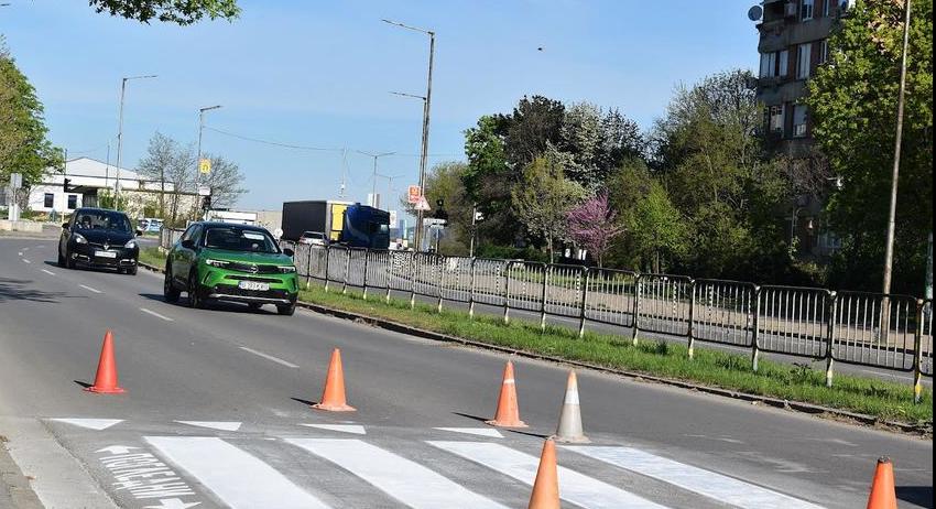 Започна опресняването на пешеходните пътеки в община Разград