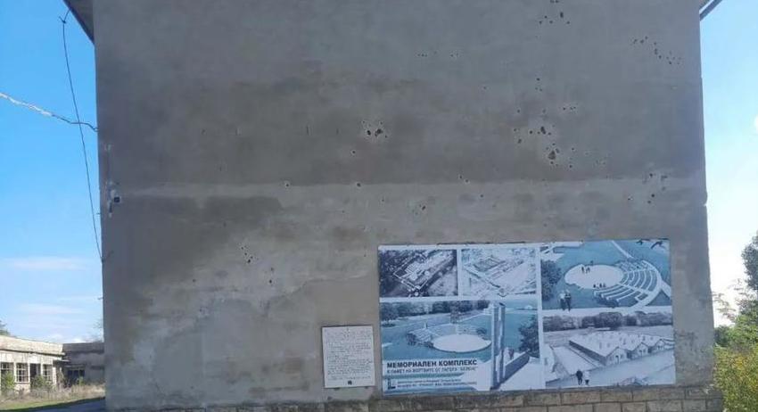 Граждани протестираха срещу премахването на паметни пана в концлагера „Белене”