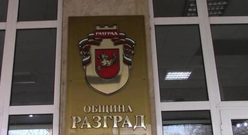 Осем души вече работят по проект „Младежки практики“