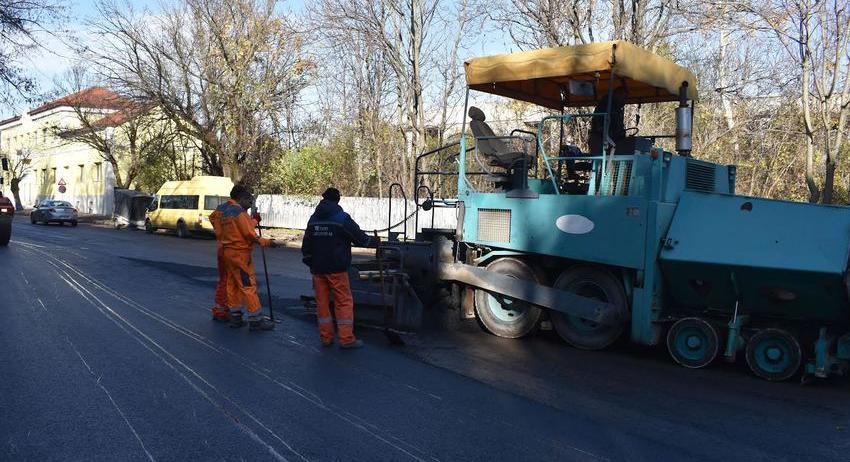 Започна асфалтирането на ул. „Марица“, в събота ще е затворен още един участък от улицата