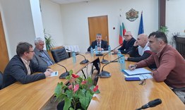 Обсъдиха ускореното издаването на разрешения за премахване на опасни дървета