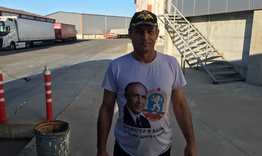 Шофьор на ТИР с фланелка с лика на Тодор Живков